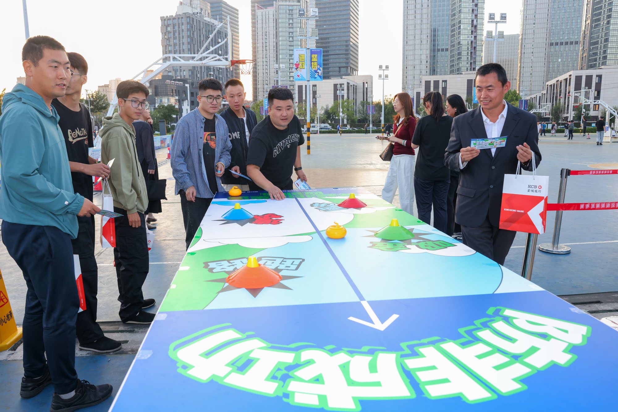 买球软件金城银行参与建设 全国首个反诈主题运动公园亮相天津(图3) 买球软件金城银行参与建设 全国首个反诈主题运动公园亮相天津(图3)