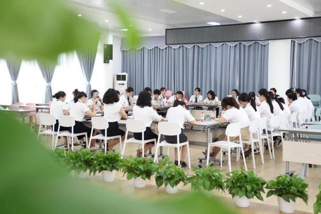 买球的app剑阁县鼓楼幼儿园赴广安幼儿园开展自主游戏教研活动(图3) 买球的app剑阁县鼓楼幼儿园赴广安幼儿园开展自主游戏教研活动(图3)